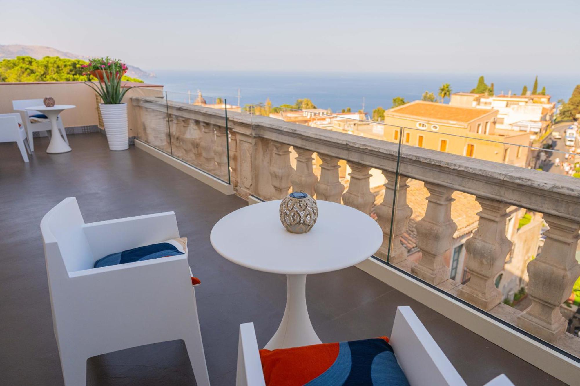 La Terrazza Di Porta Messina Hotell Taormina Exteriör bild